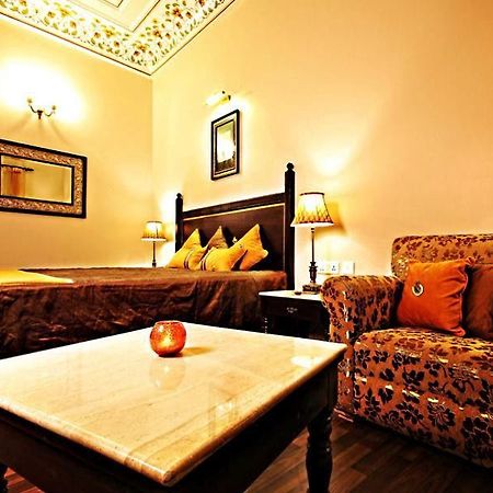 Treehouse Anuraga Palace ซาวาย มาโดปูร์ ภายนอก รูปภาพ