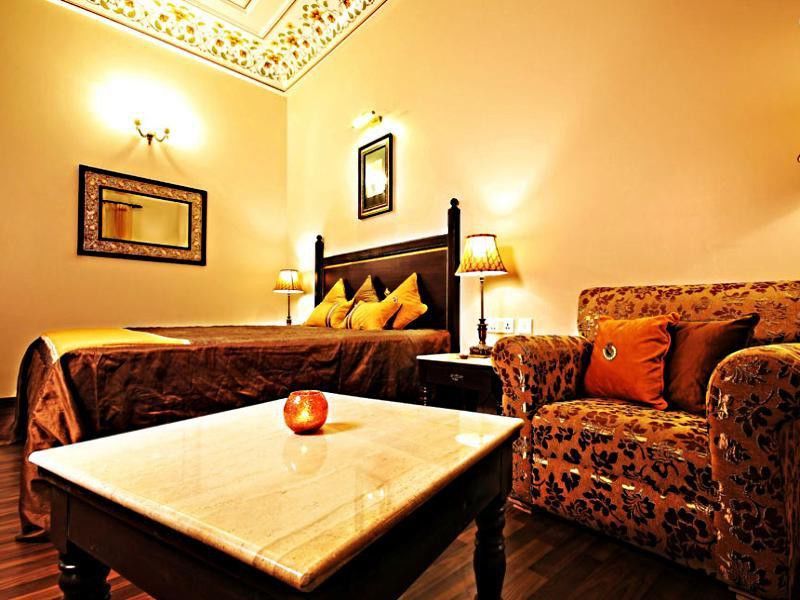 Treehouse Anuraga Palace ซาวาย มาโดปูร์ ภายนอก รูปภาพ