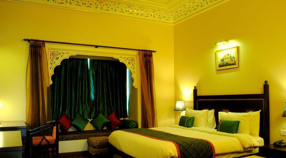 Treehouse Anuraga Palace ซาวาย มาโดปูร์ ภายนอก รูปภาพ