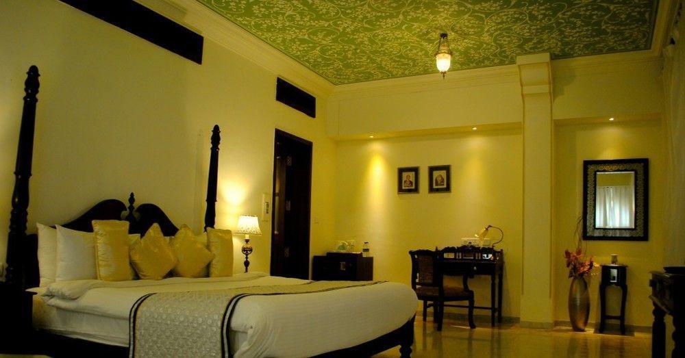 Treehouse Anuraga Palace ซาวาย มาโดปูร์ ภายนอก รูปภาพ