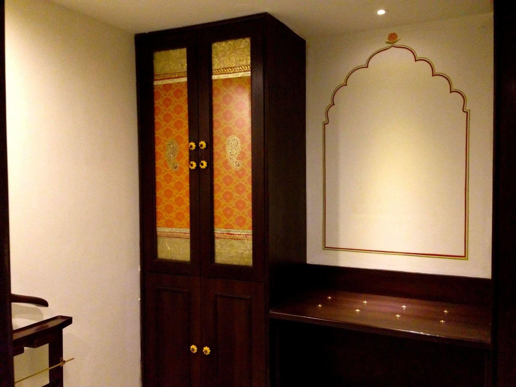 Treehouse Anuraga Palace ซาวาย มาโดปูร์ ภายนอก รูปภาพ