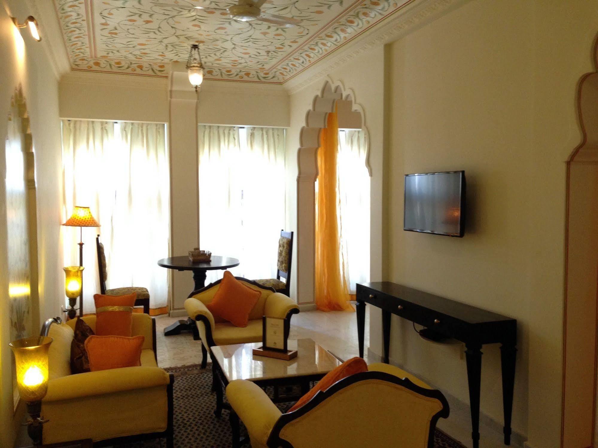 Treehouse Anuraga Palace ซาวาย มาโดปูร์ ภายนอก รูปภาพ