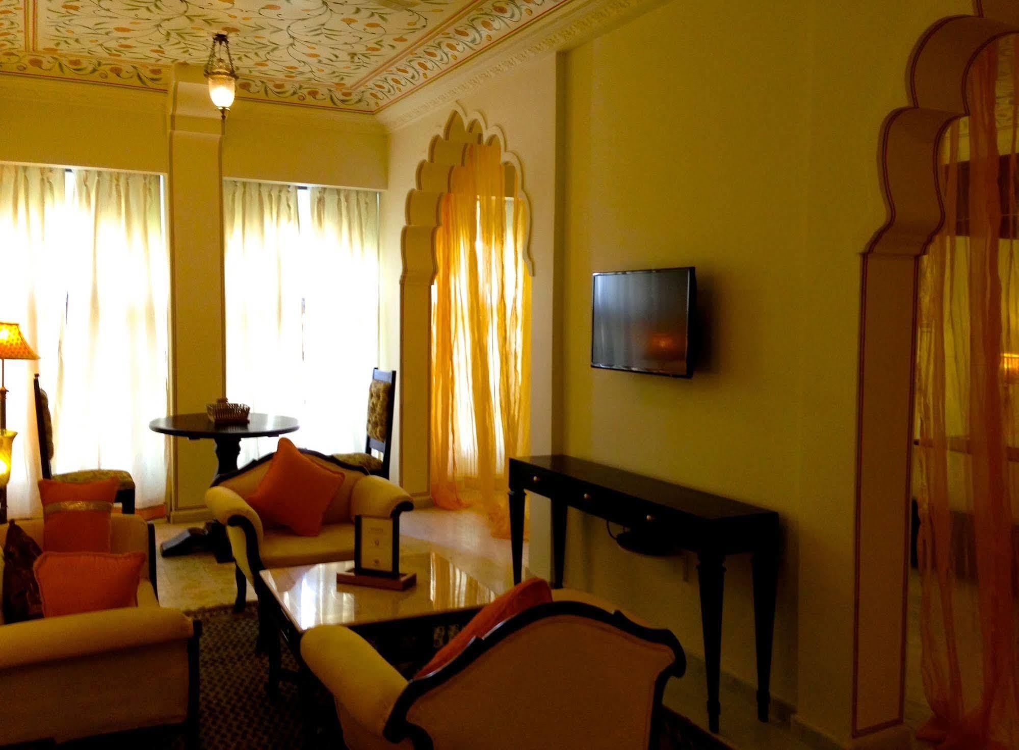 Treehouse Anuraga Palace ซาวาย มาโดปูร์ ภายนอก รูปภาพ