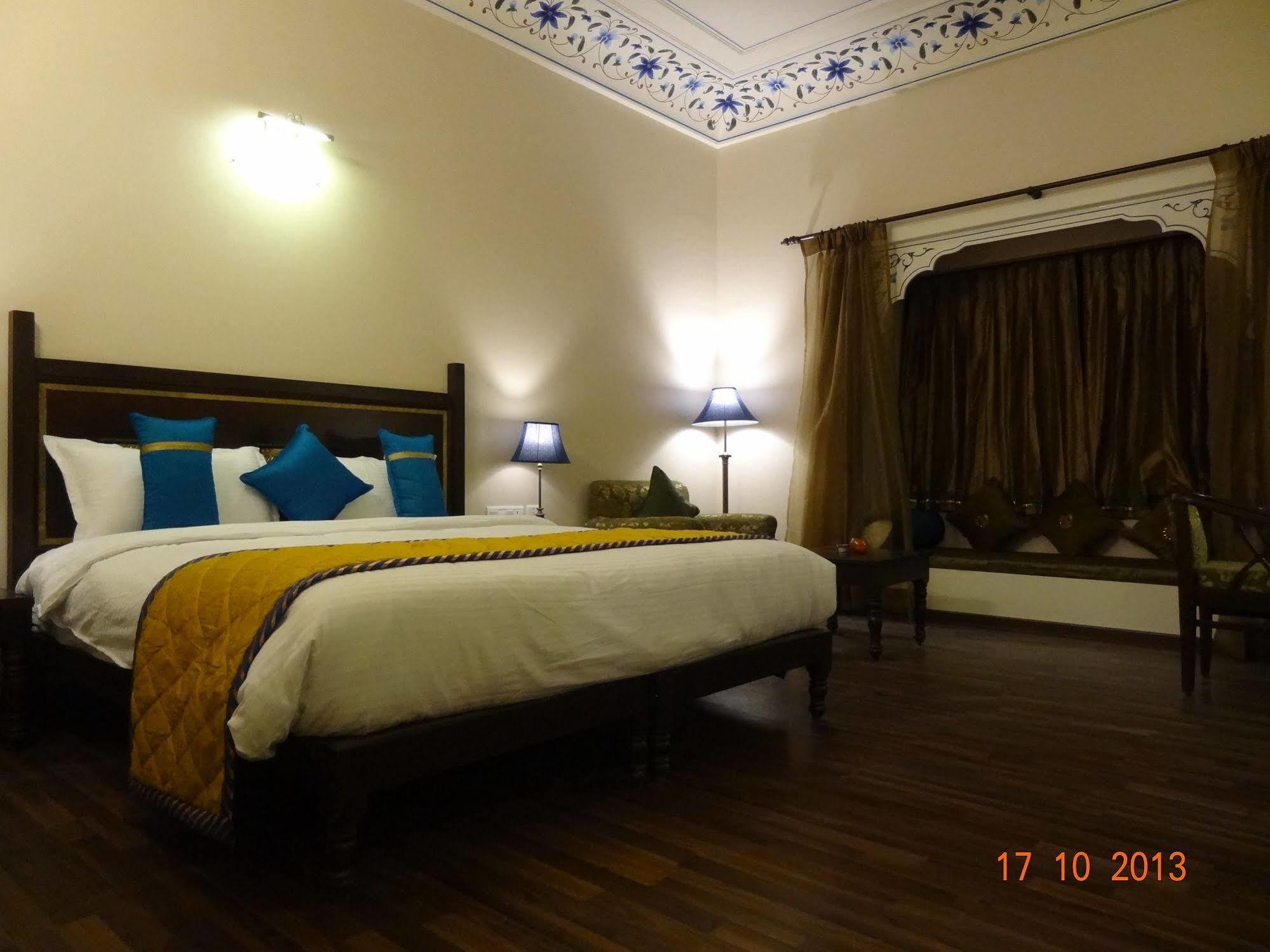 Treehouse Anuraga Palace ซาวาย มาโดปูร์ ภายนอก รูปภาพ
